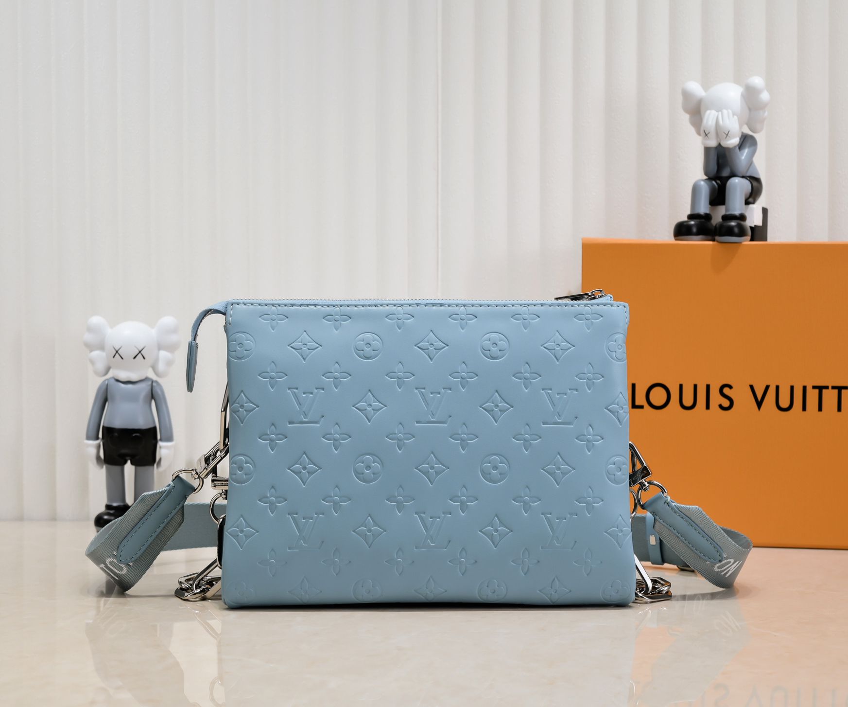 Louis Vuitton Coussin Pm Ice Blue 26Cm M21197 - Image 3