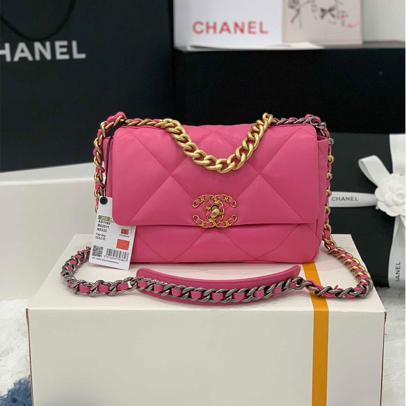 Chanel Handbag 19 - Image 2