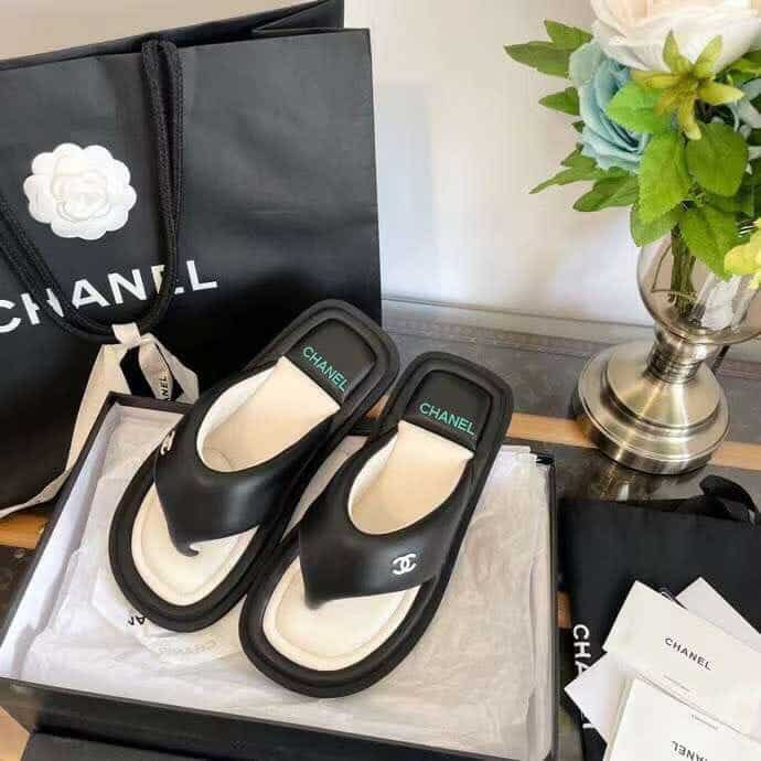 Chanel 22P Lambskin Padded Pool Thong Logo Black - Image 7