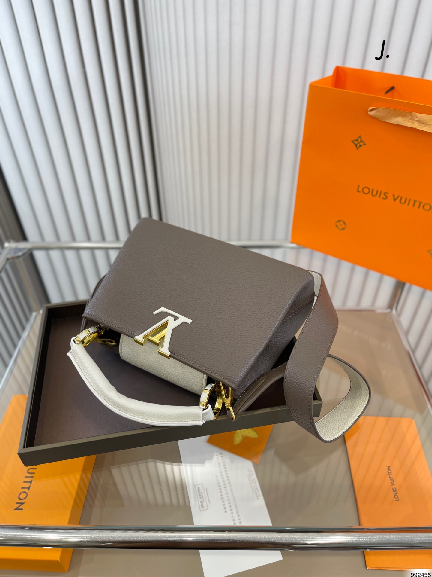 Louis Vuitton Capucines Mm Brown M59516 - Image 6