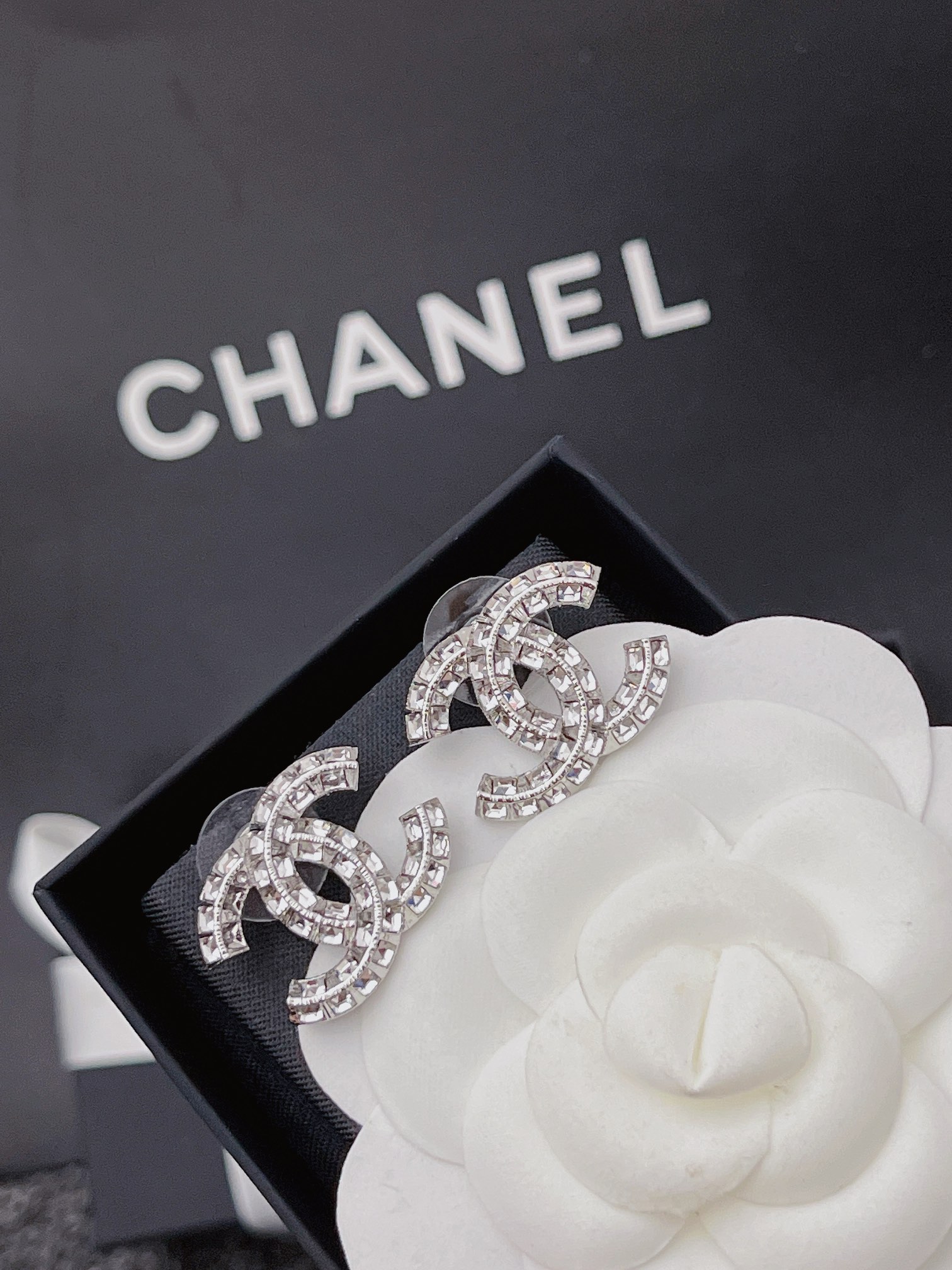 Chanel CC Earrings - Image 8