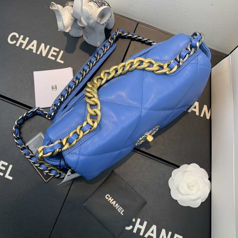 Chanel Handbag 19 - Image 5