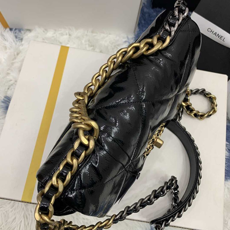 Chanel Handbag 19 - Image 5