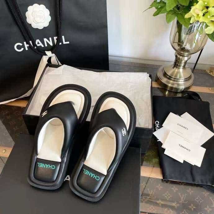 Chanel 22P Lambskin Padded Pool Thong Logo Black - Image 5