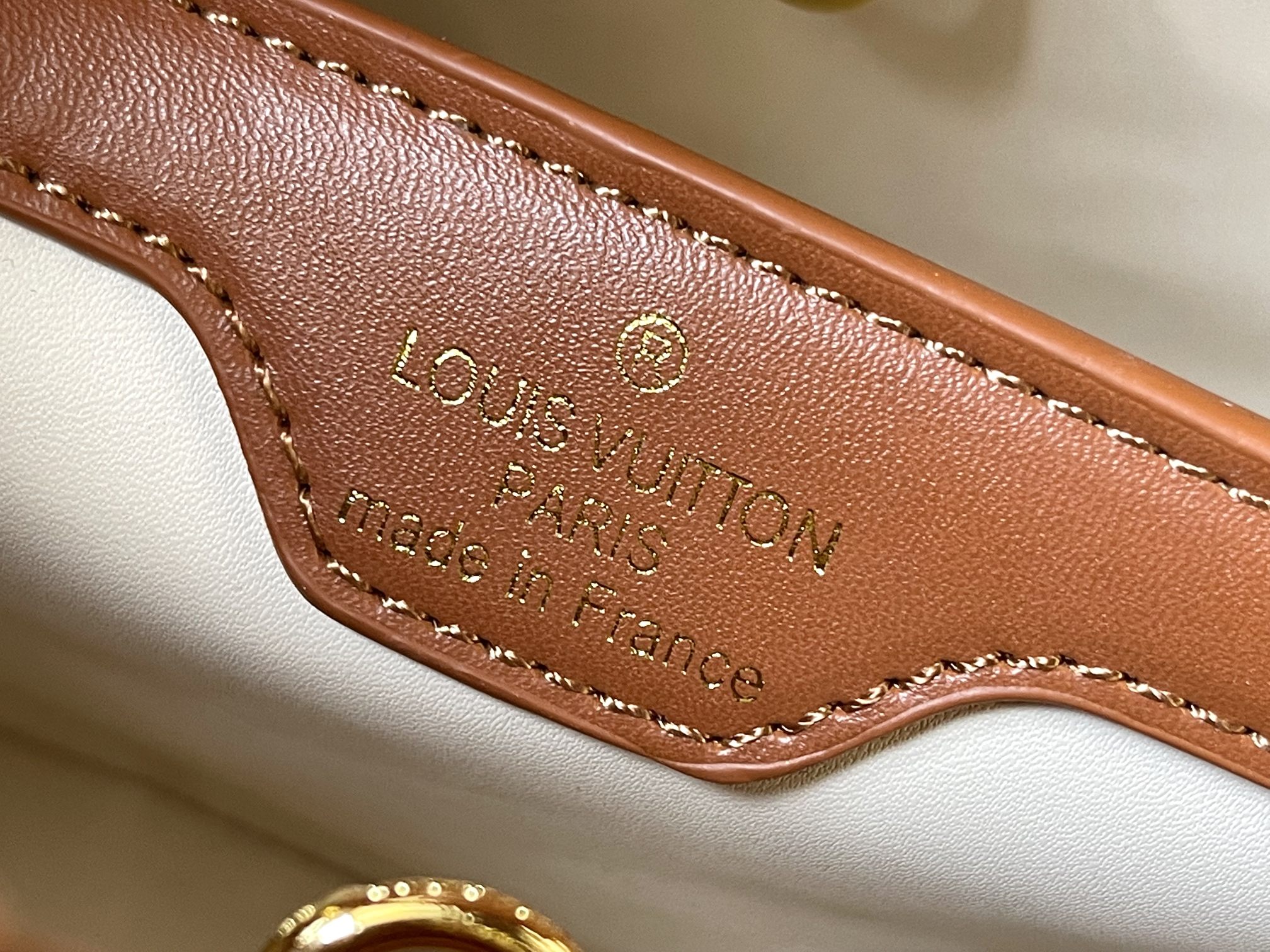 Louis Vuitton Capucines Bb Handbag Yellow 27Cm - Image 8