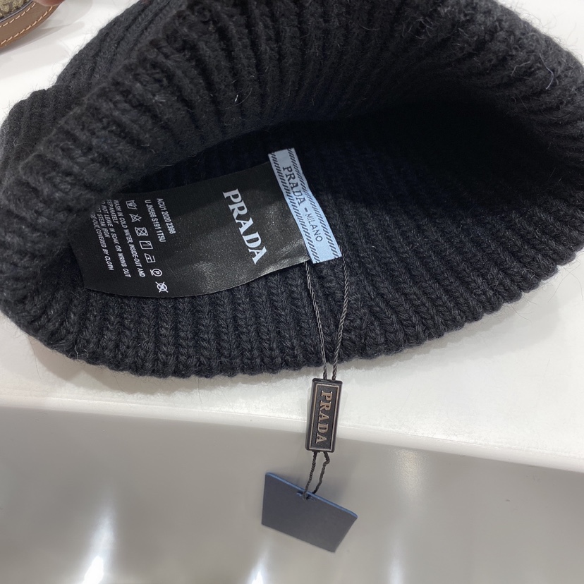 Prada Wool And Cashmere Beanie Silver Black - Image 4