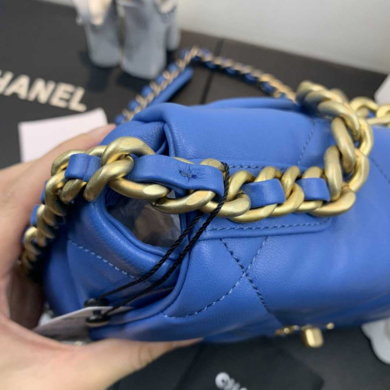 Chanel Handbag 19 - Image 8