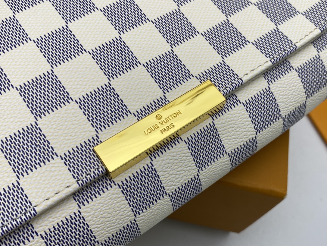 Louis Vuitton Women's Favorite Mm Damier Azur 28Cm - Image 4