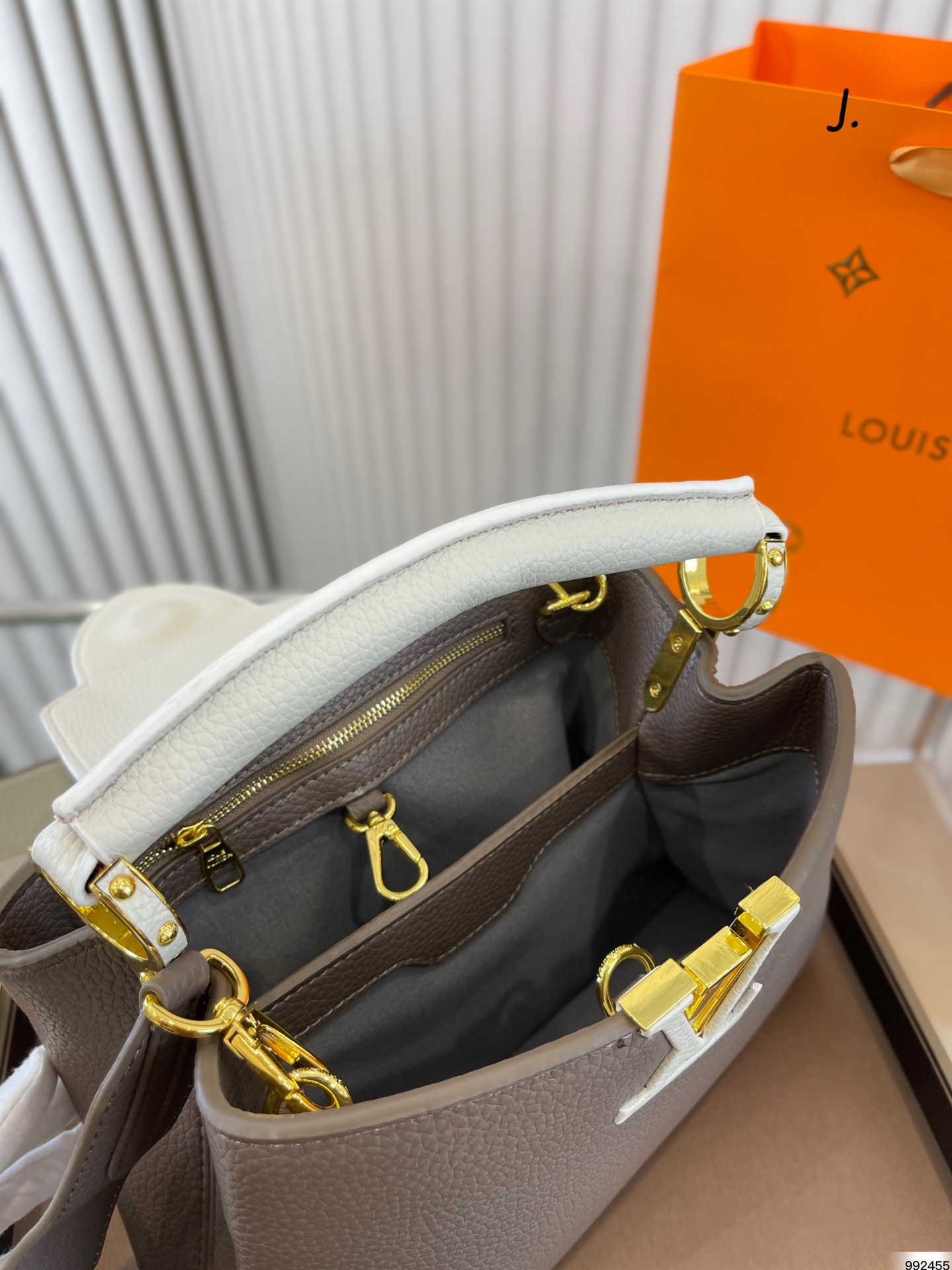 Louis Vuitton Capucines Mm Brown M59516 - Image 9