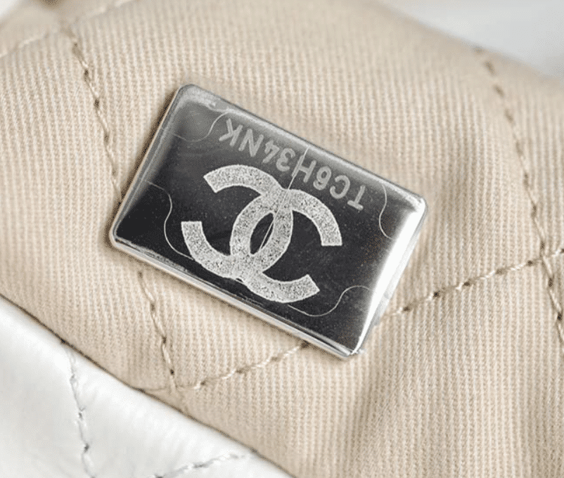 Chanel 22 Handbag White Silver 42Cm As3261 - Image 4