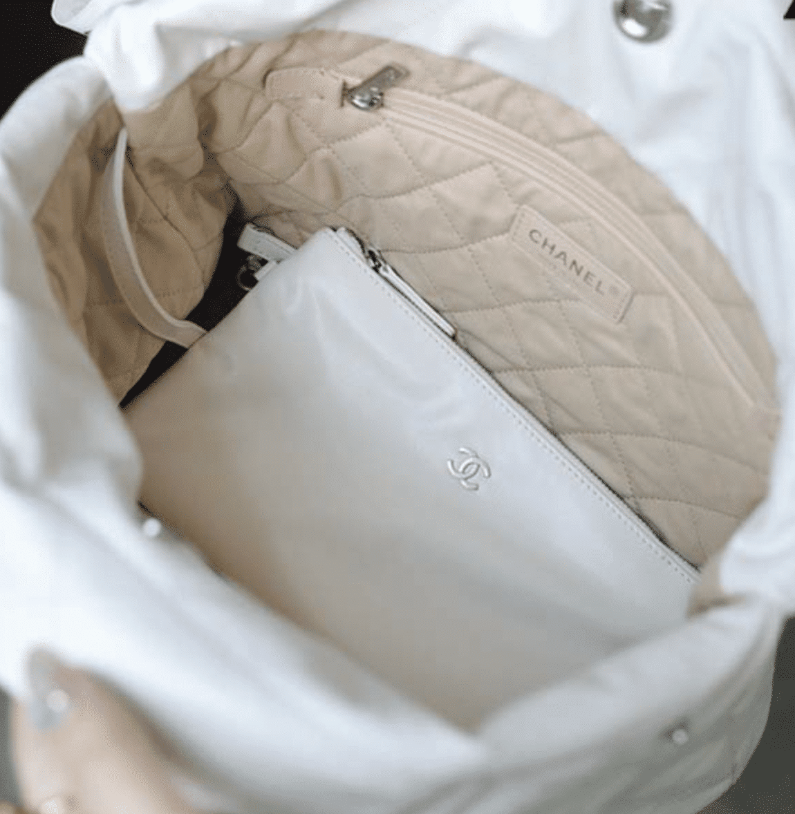 Chanel 22 Handbag White Silver 42Cm As3261 - Image 5