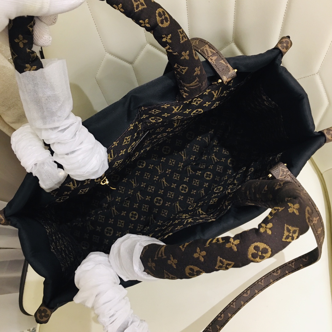 Louis Vuitton Onthego Mm Black M21069 - Image 5