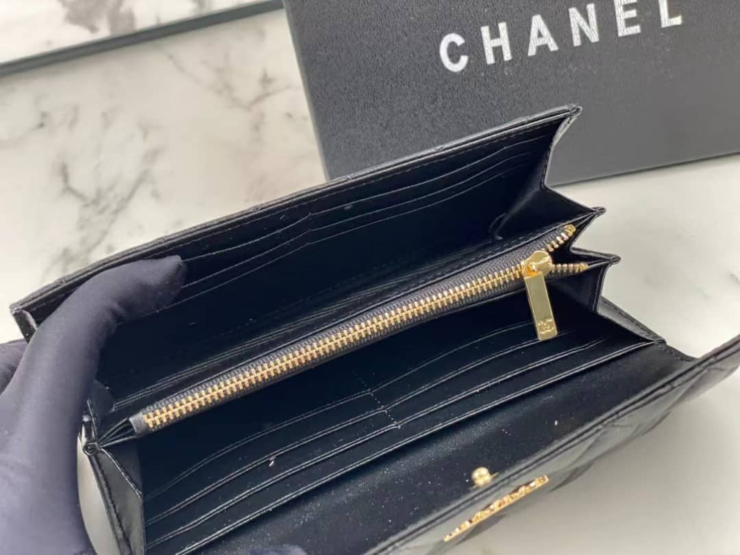Chanel Cc 19 Quilted Black Leather Wallet - Image 4
