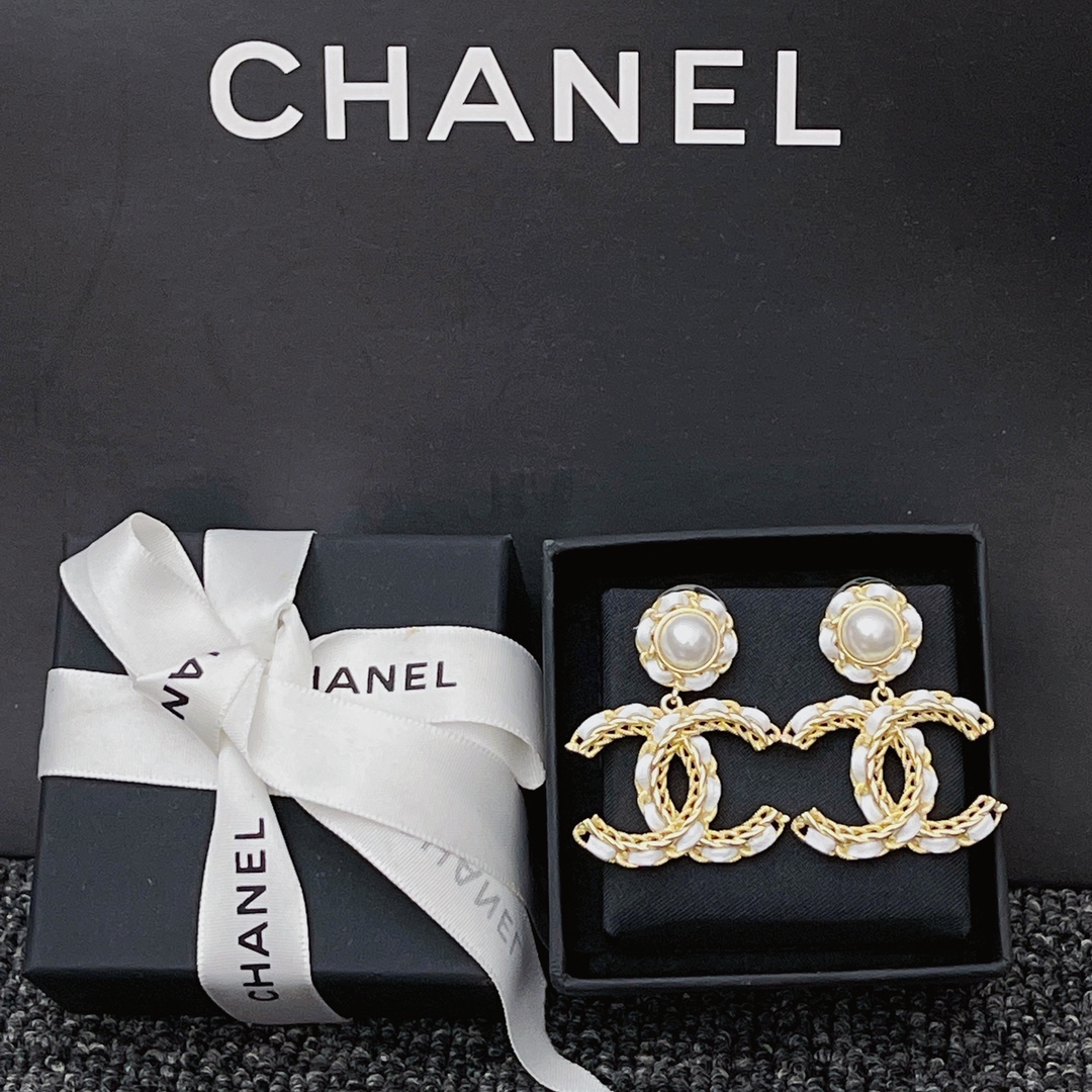 Chanel Cc With Red Flower Square Scarf Beige 90Cm - Image 3