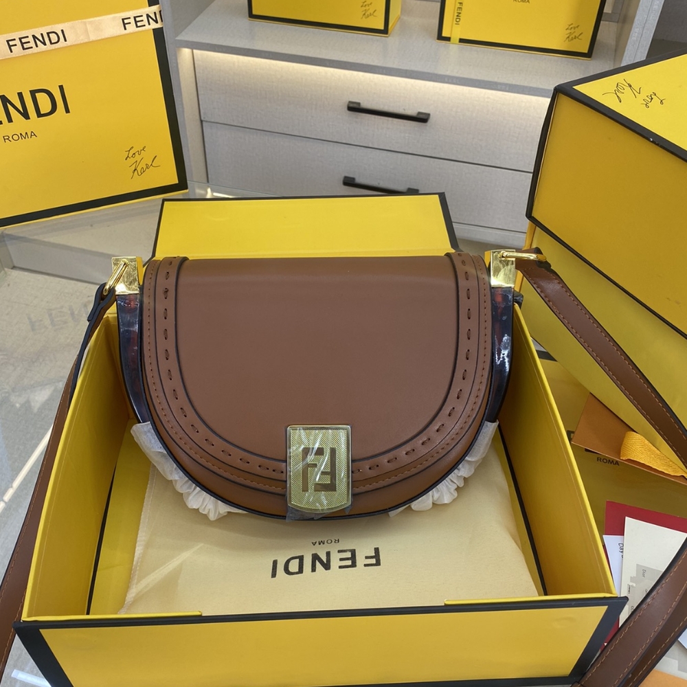 Fendi Moonlight Crossbody Bag Brown 25Cm - Image 2