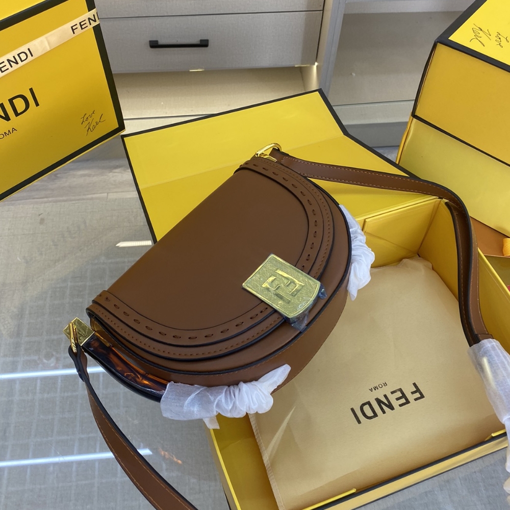 Fendi Moonlight Crossbody Bag Brown 25Cm - Image 7