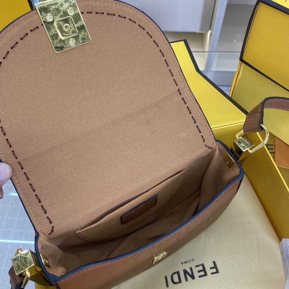 Fendi Moonlight Crossbody Bag Brown 25Cm - Image 9