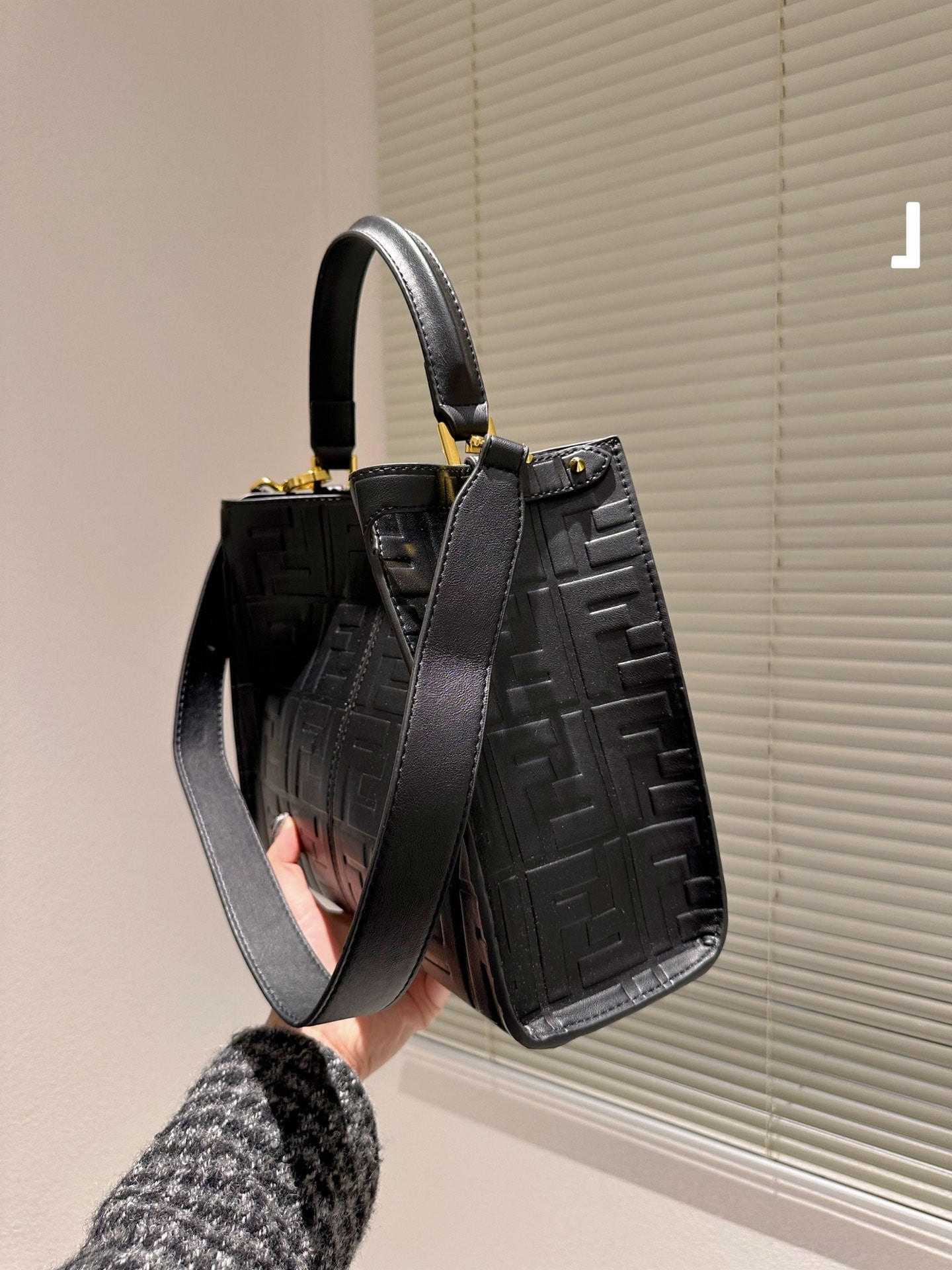 Fendi Original Peekaboo Black 30Cm - Image 2