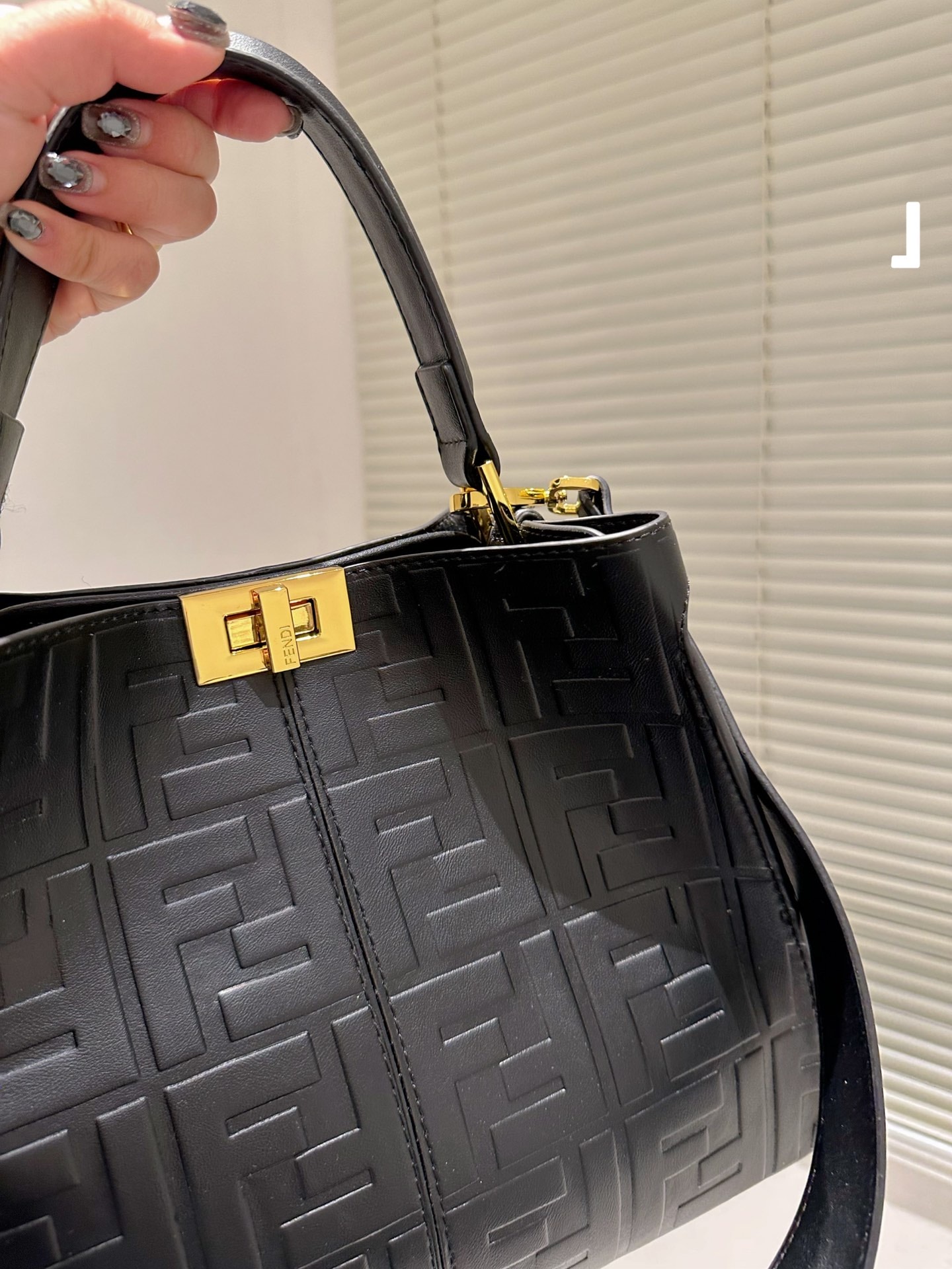 Fendi Original Peekaboo Black 30Cm - Image 3