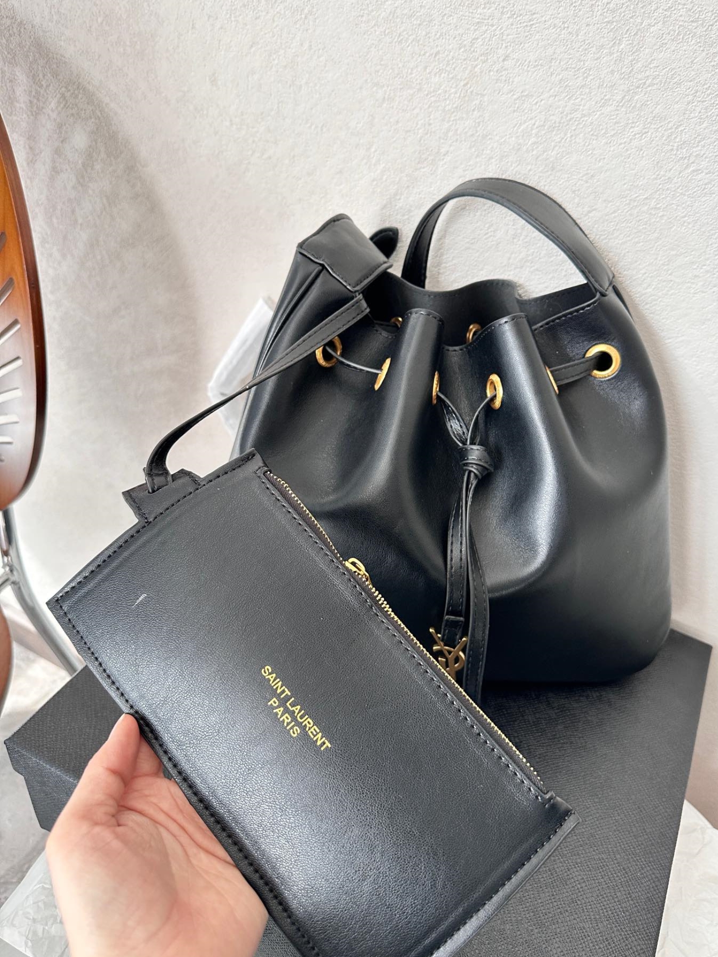 Saint Laurent Paris Vii Flat Hobo Bag In Smooth Leather Bag Black 23Cm - Image 4