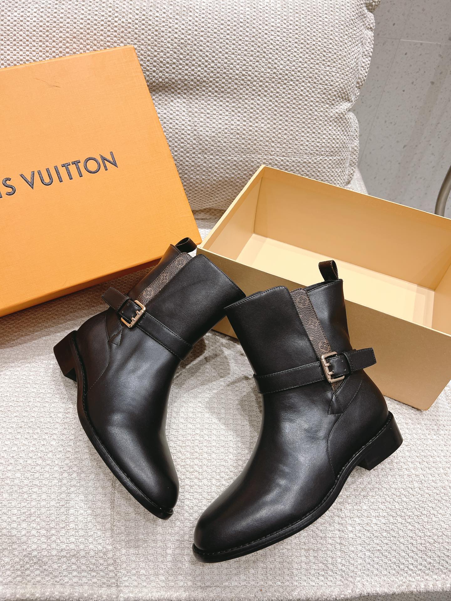 Louis Vuitton Laureate Platform Desert Boot Brown - Image 7