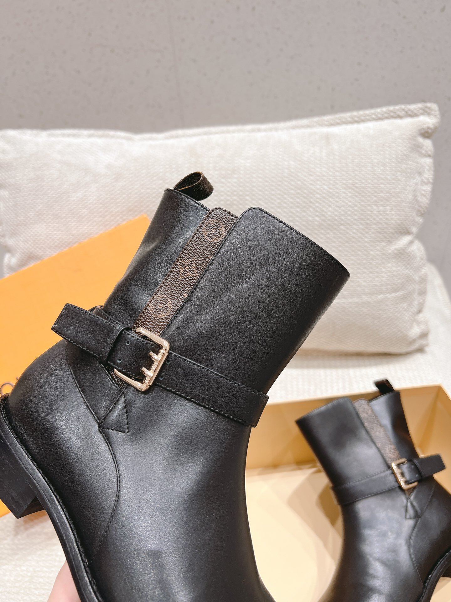 Louis Vuitton Laureate Platform Desert Boot Brown - Image 4