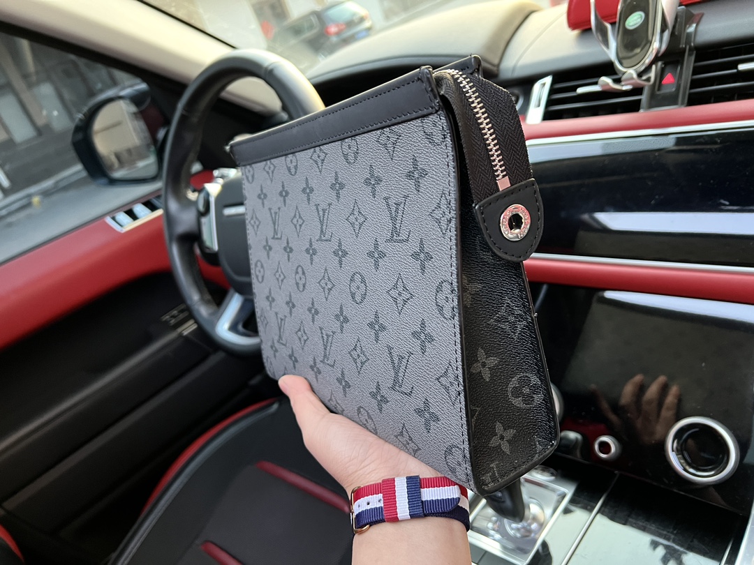 Louis Vuitton Pochette Voyage Mm Monogram Eclipse 27Cm M61692 - Image 5