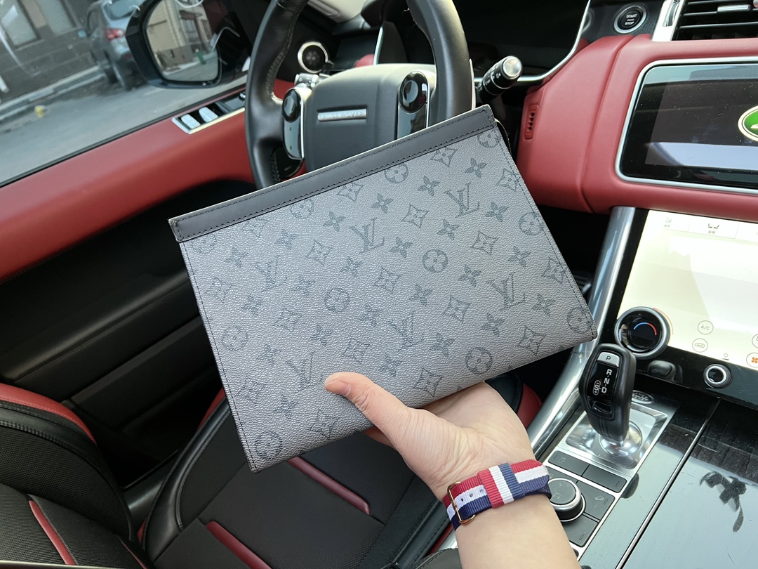 Louis Vuitton Pochette Voyage Mm Monogram Eclipse 27Cm M61692 - Image 3
