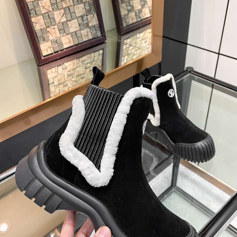 Dior Women D Fame Heeled Ankle Boot Suede Calfskin Black - Image 4