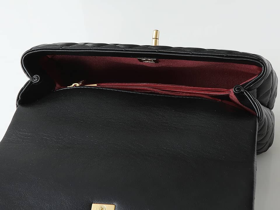 Chanel Coco Handle Black Caviar with Gold Hardware 25 - Image 6