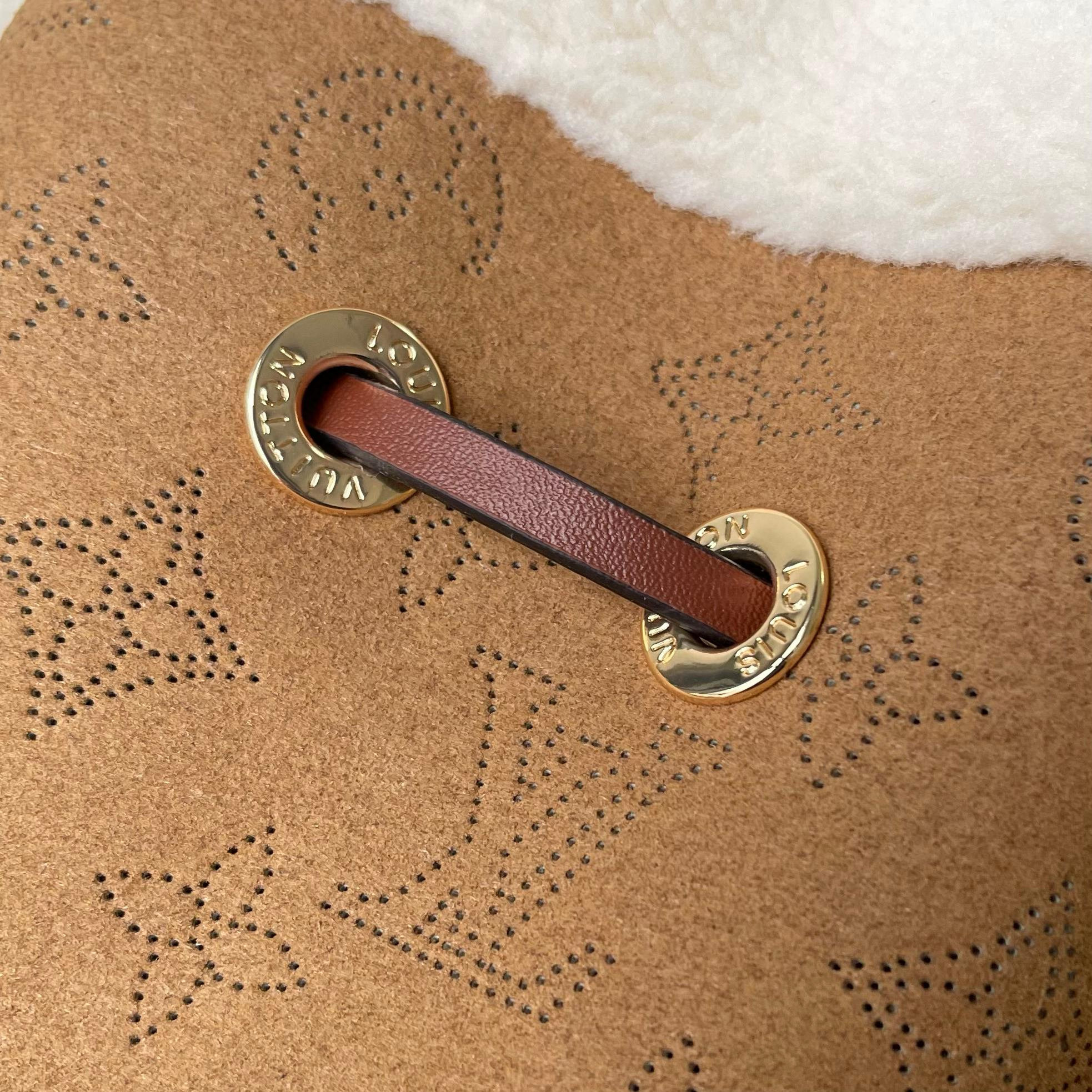 Louis Vuitton Bella Bag - Image 9