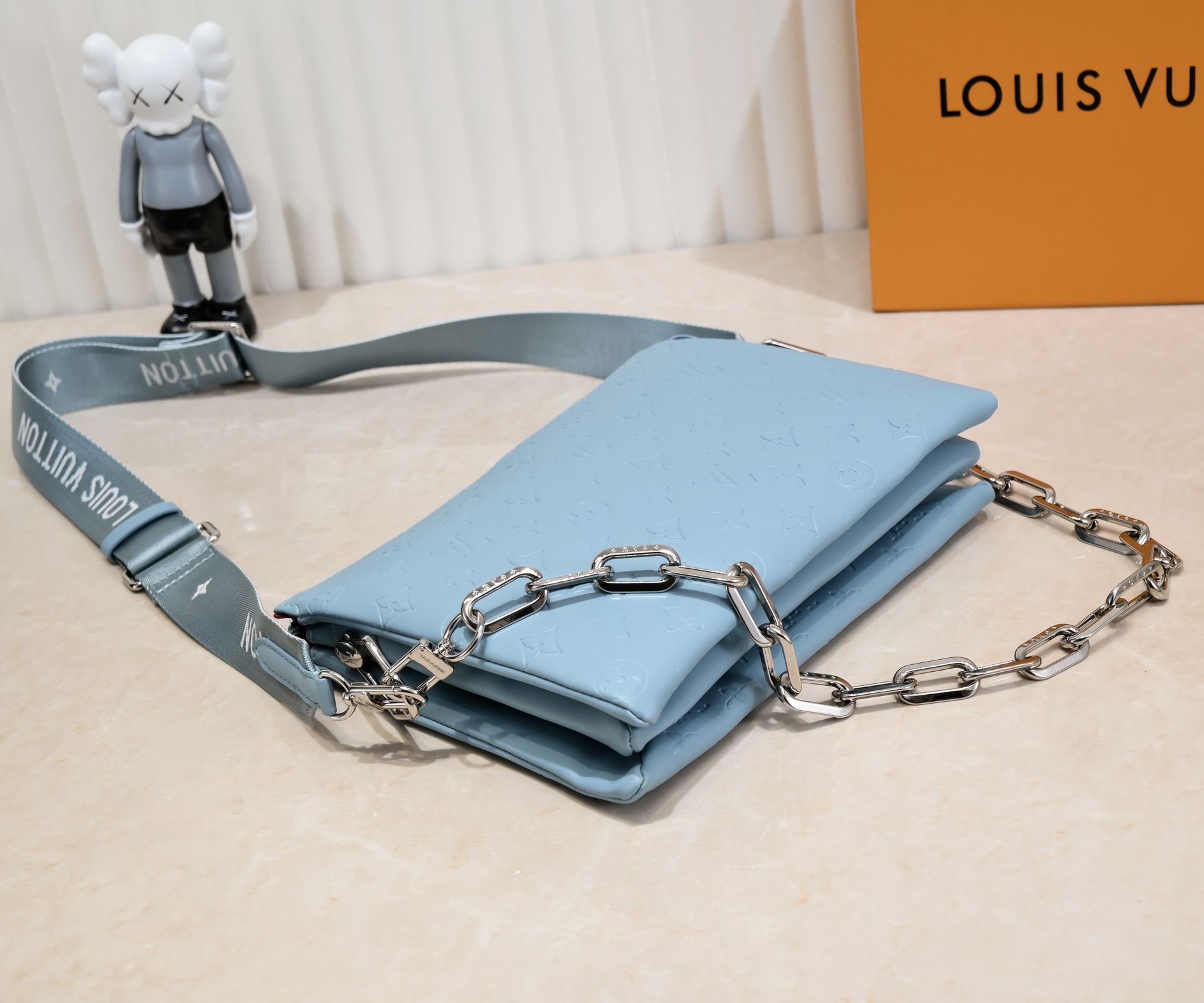 Louis Vuitton Coussin Pm Ice Blue 26Cm M21197 - Image 7