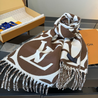 Louis Vuitton LV Medallion Wool Scarf - Image 4