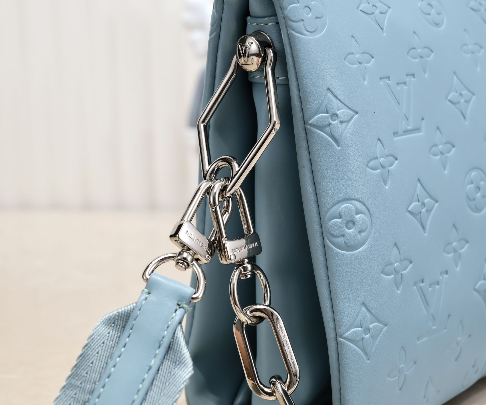 Louis Vuitton Coussin Pm Ice Blue 26Cm M21197 - Image 8