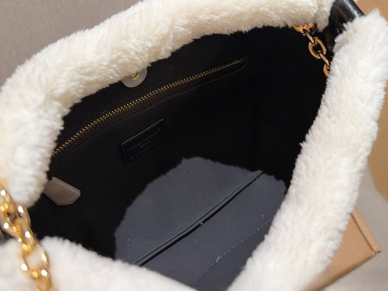 Louis Vuitton Carry All BB - Image 5