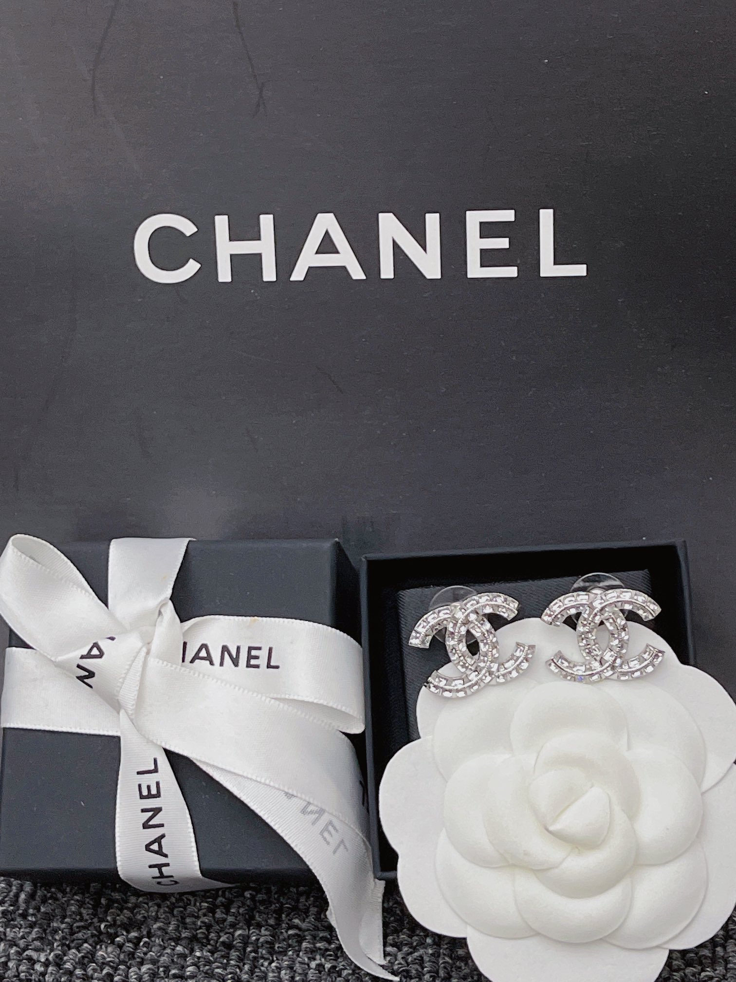 Chanel CC Earrings - Image 3