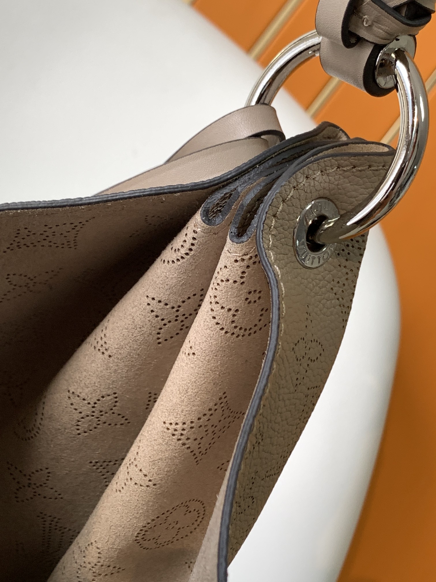 Louis Vuitton Carmel 40Cm Gray M56084 - Image 9