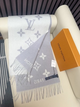 Louis Vuitton Essential Scarf - Image 2
