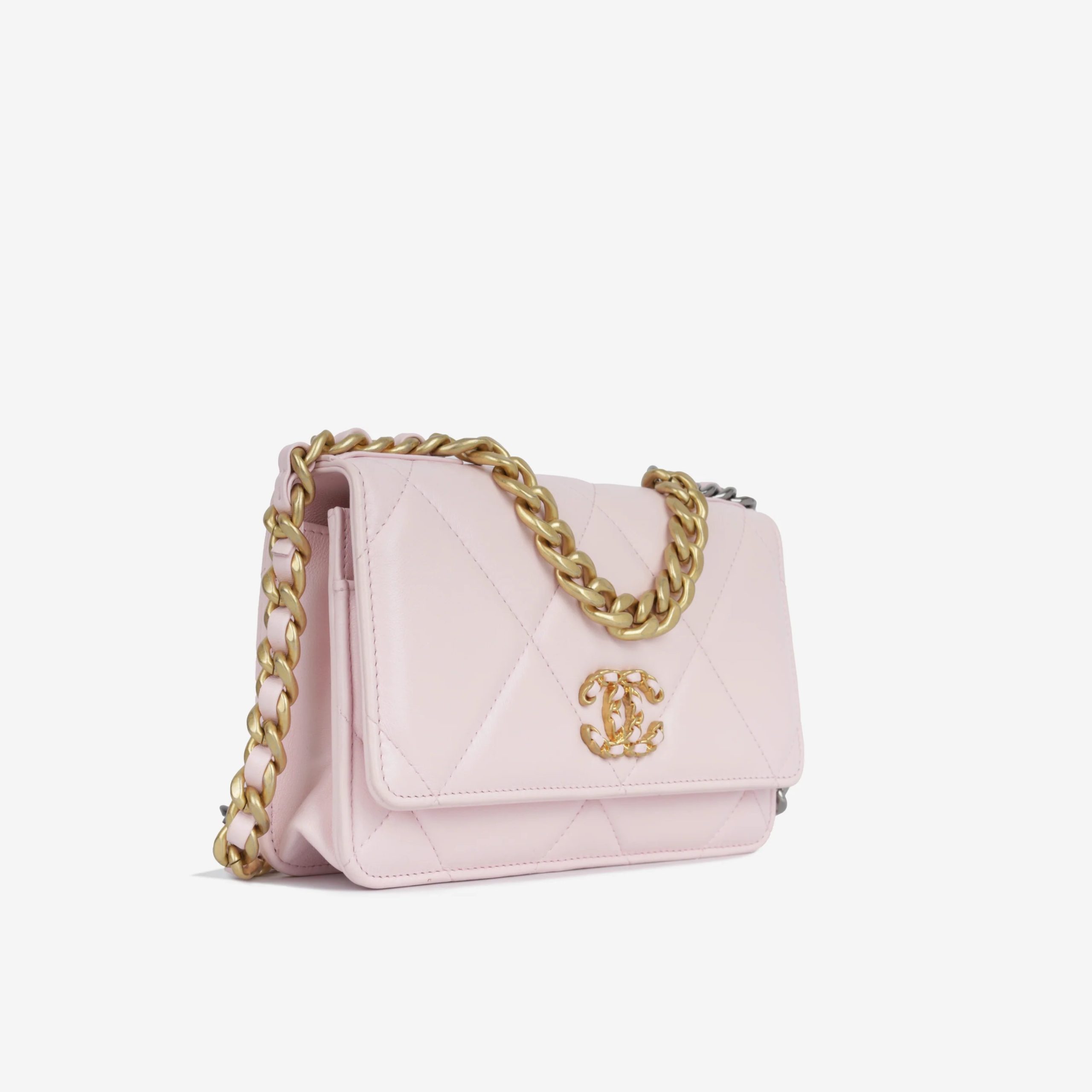 Chanel 19 WOC - Image 2