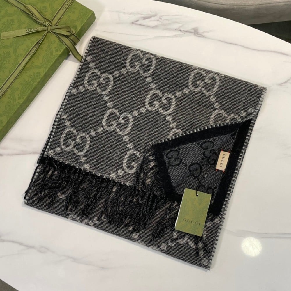 Gucci GG Pattern Jacquard Scarf - Image 4