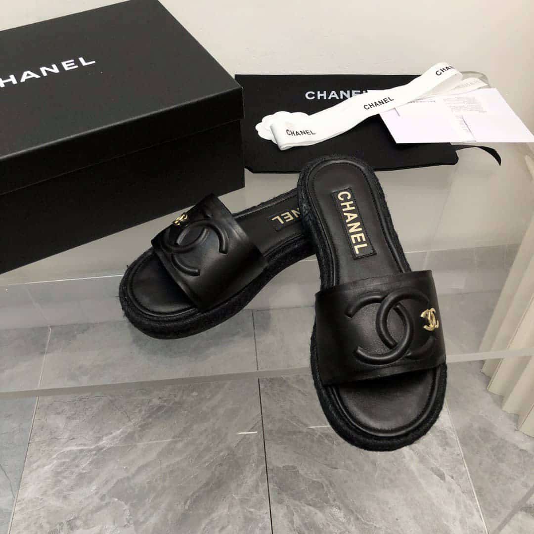 Chanel Black Slide Cc Logo - Image 3