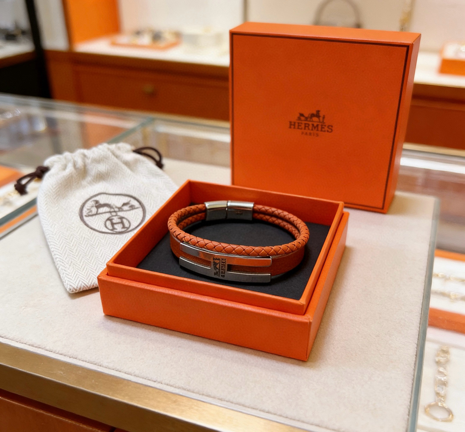 Hermès Tournis Tresse Bracelet In Gold Swift Leather - Image 3