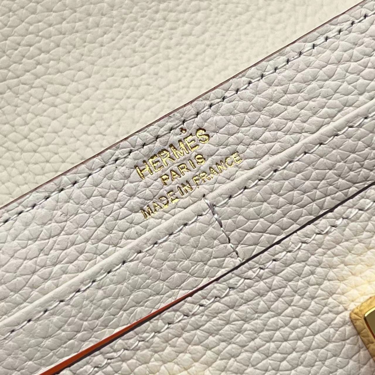 Hermès Constance Compact Cream Leather Wallet - Image 5