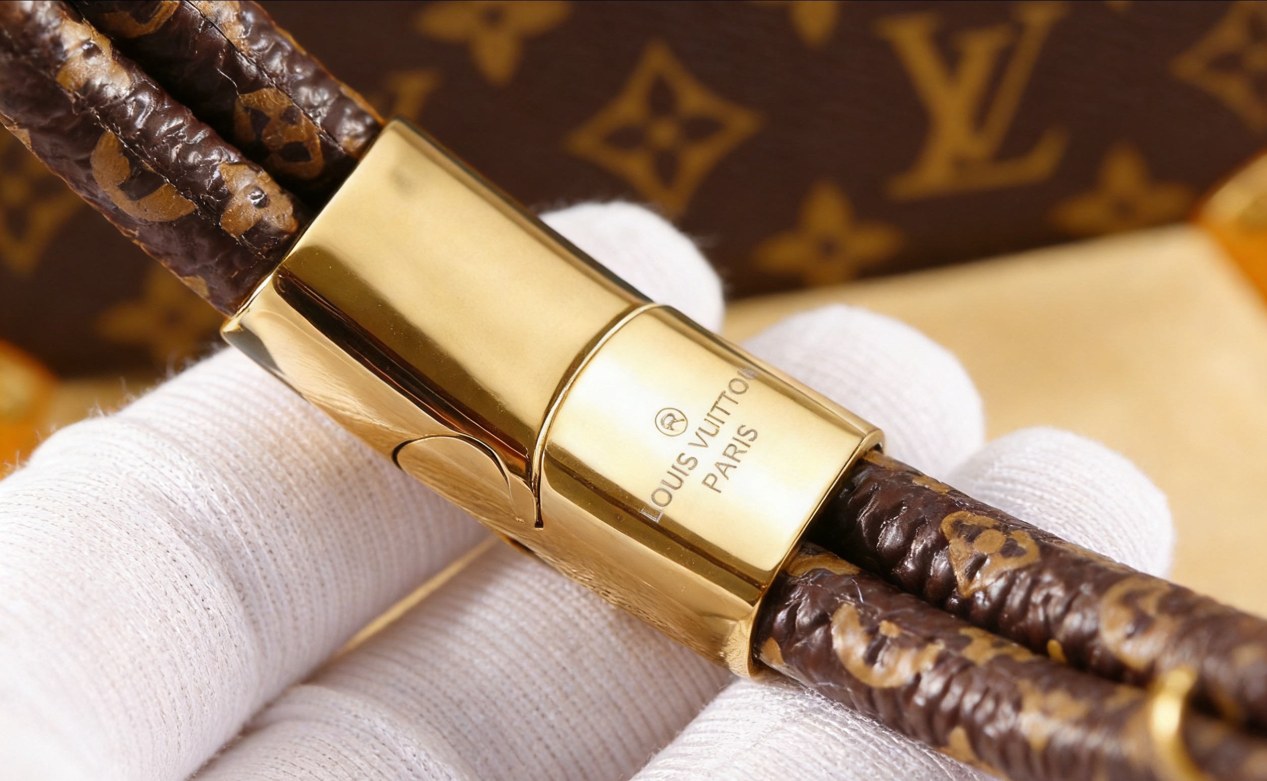 Louis Vuitton LV Keep It Twice M8109E - Image 2