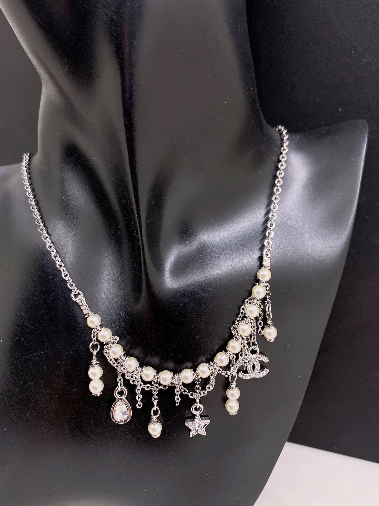 Chanel Crystal Star And Pearl Tassel Necklace In Silver-Tone Metal - Image 5