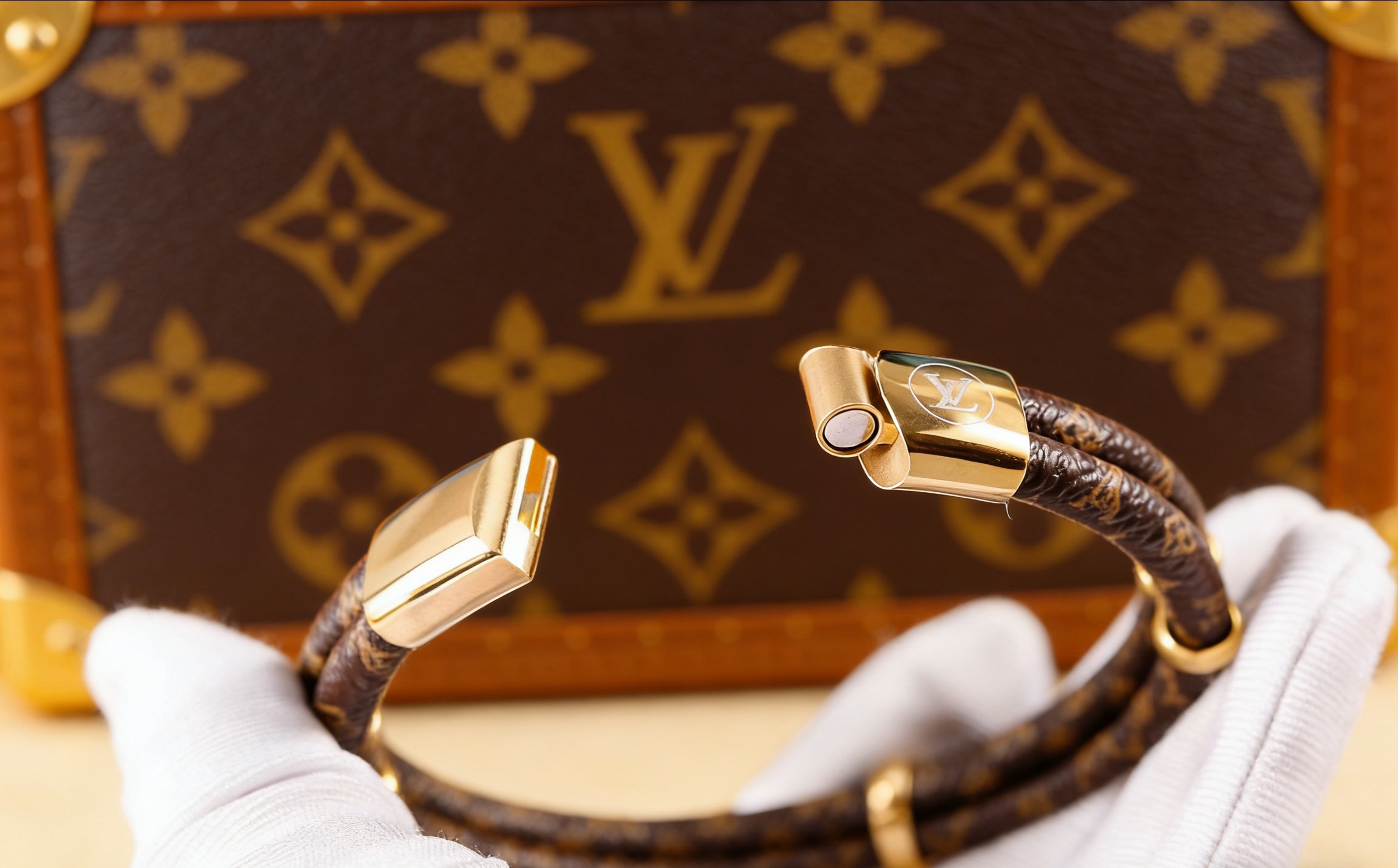 Louis Vuitton LV Keep It Twice M8109E - Image 5