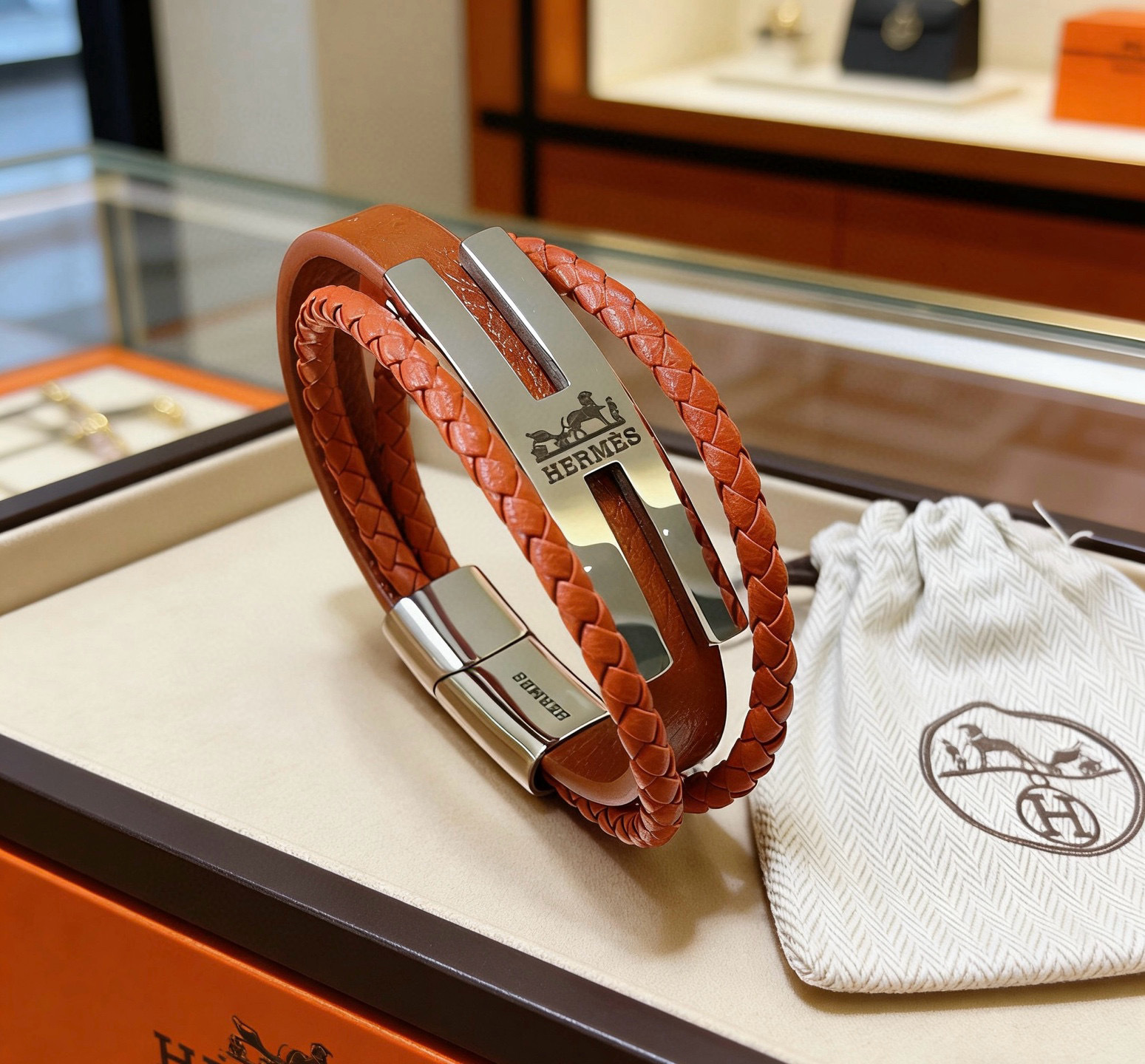 Hermès Tournis Tresse Bracelet In Gold Swift Leather - Image 4