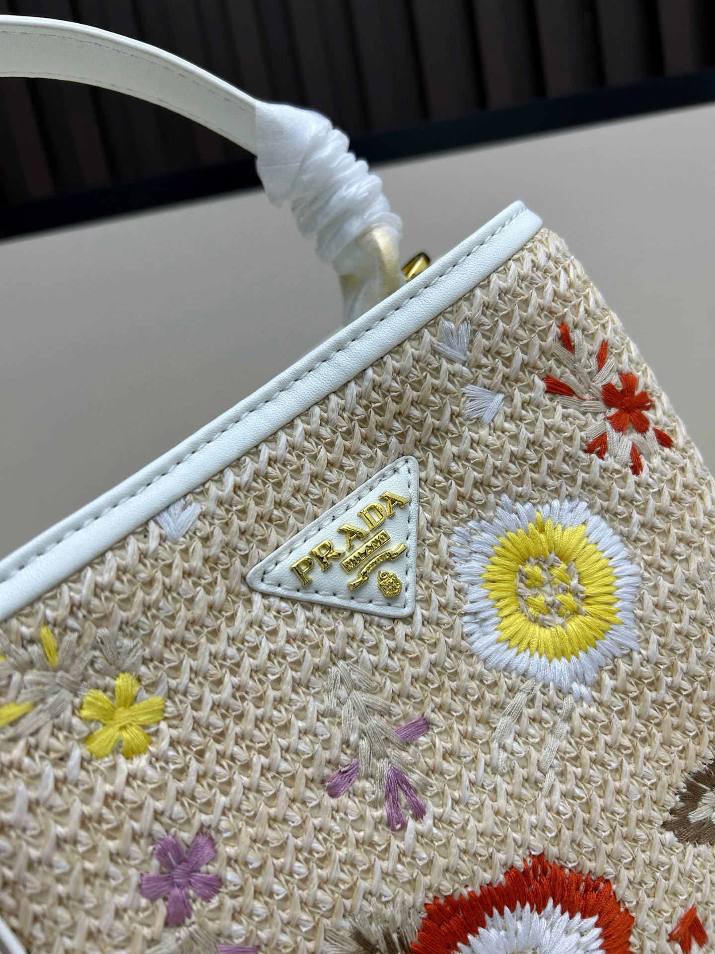 Prada Embroidered Floral Raffia Shoulder Bag In White - Image 6