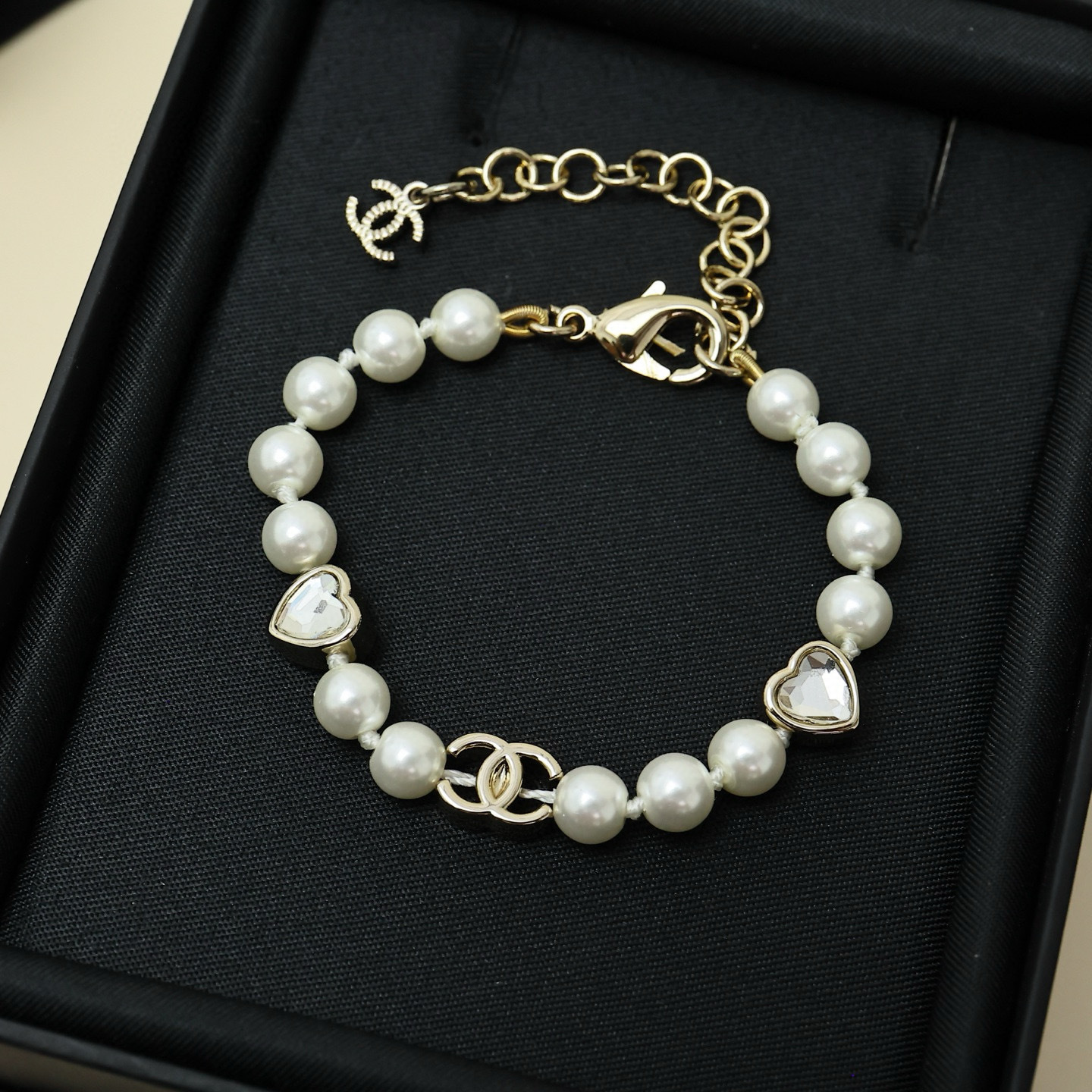 Chanel 25B Double C Heart Pearl Bracelet - Image 6