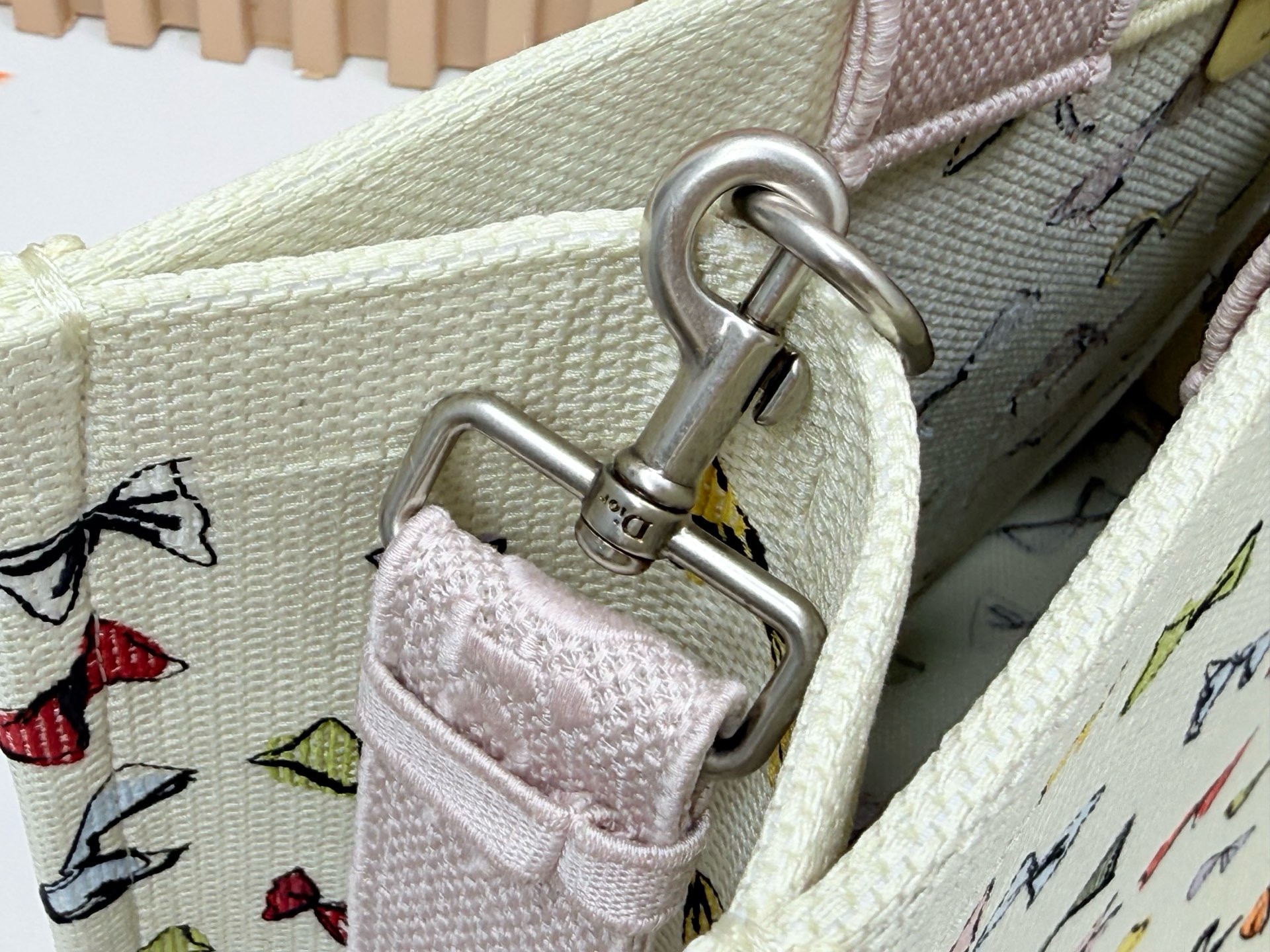 Dior Dioriviera Medium Dior Book Tote With Strap 36cm - Image 5